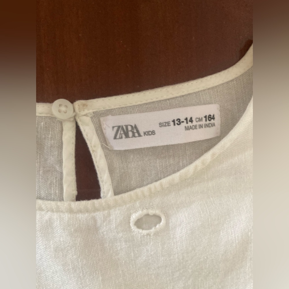 ZARA ruffled sleeves white blouse - Picture 4 of 5